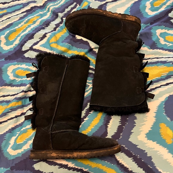 Bailey Bow Uggs - Picture 3 of 6